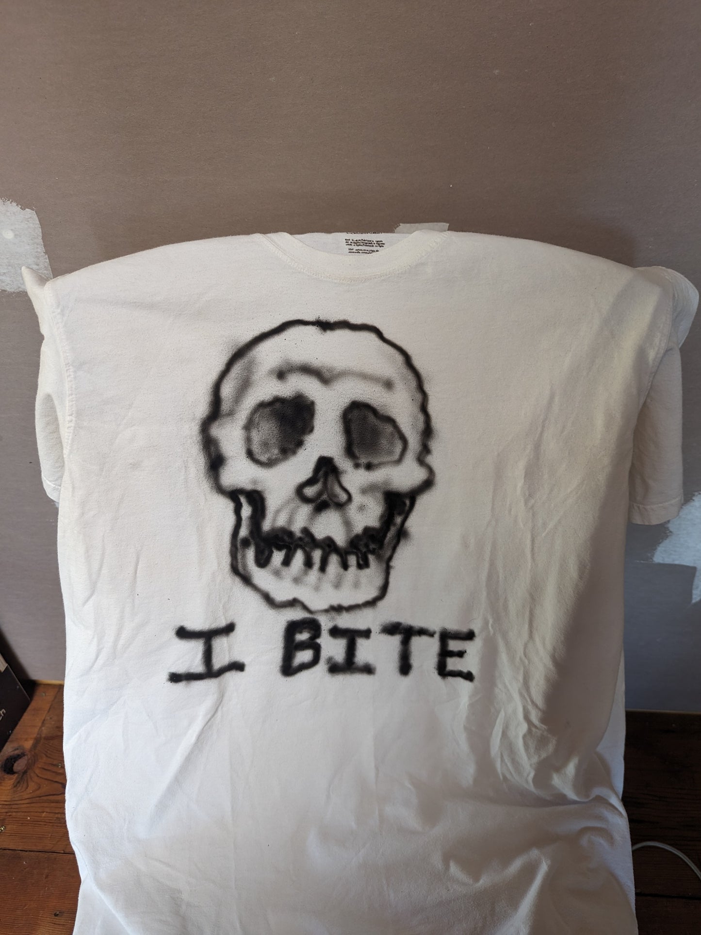 I BITE TEE XL